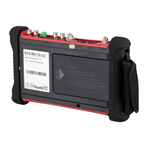 Przedstawiony produkt to tester CCTV BCS-MS7.0LCD, wyposażony w różne złącza i wyświetlacz, z solidną obudową i uchwytem do przenoszenia.