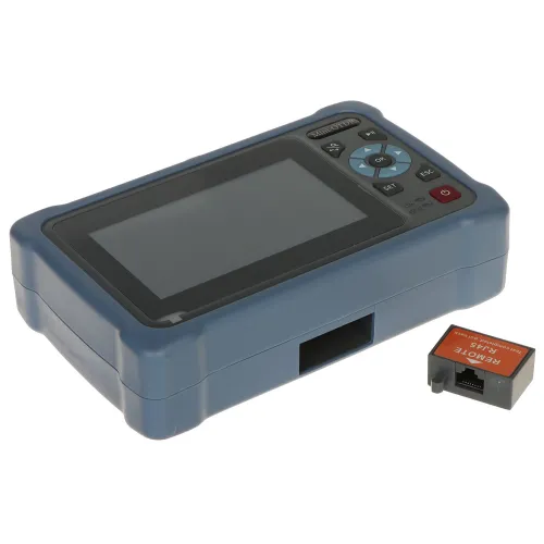 Przedmiotem na zdjęciu jest przenośne urządzenie elektroniczne z ekranem i przyciskami, obok którego znajduje się mały moduł z portem sieciowym. Urządzenie ma ciemnoniebieską obudowę i jest sfotografowane na białym tle.