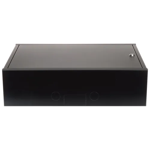 Czarna, prostokątna obudowa metalowa z zamkiem na górze, widziana z przodu. Na przedniej części znajdują się dwa okrągłe otwory i prostokątne wgłębienie.