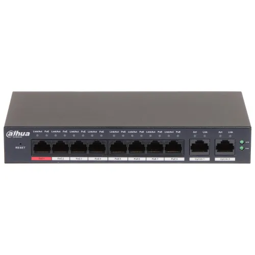 Na zdjęciu znajduje się czarny switch sieciowy Dahua z ośmioma portami PoE i dwoma portami uplink. Na przednim panelu widoczne są diody LED sygnalizujące status połączeń oraz przycisk reset.