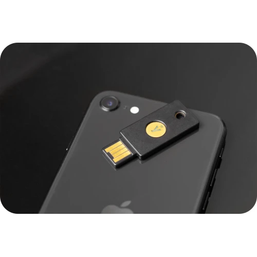 Yubico YubiKey 5 NFC - U2F FIDO/FIDO2 Hardware-Schlüssel