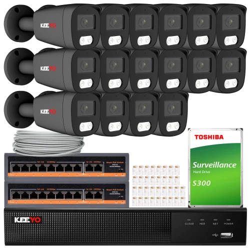 Zestaw do monitoringu IP składający się z szesnastu kamer, dwóch switchów, dysku twardego Toshiba oraz rejestratora. W zestawie znajdują się również przewody i złącza niezbędne do instalacji.